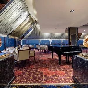 5* Ξενοδοχείο Hilton